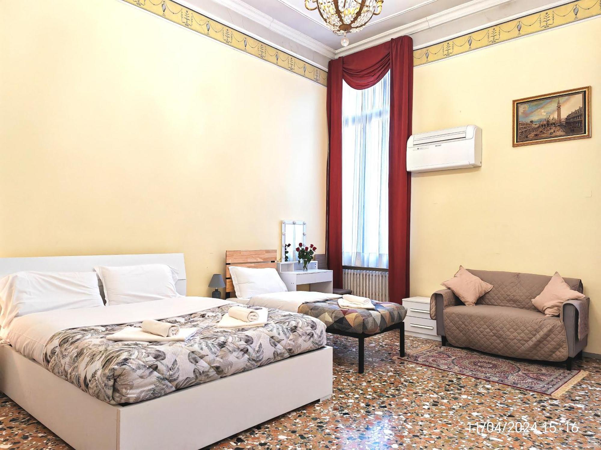 Venice Tourist House Veneza Exterior foto